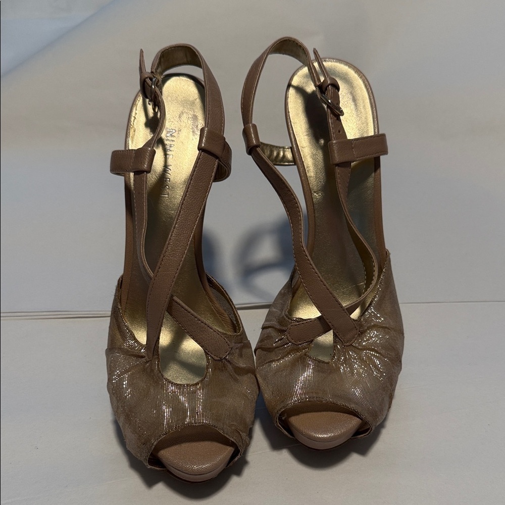 NINE WEST metallic beige T-strap peep-toe platform sandals 7